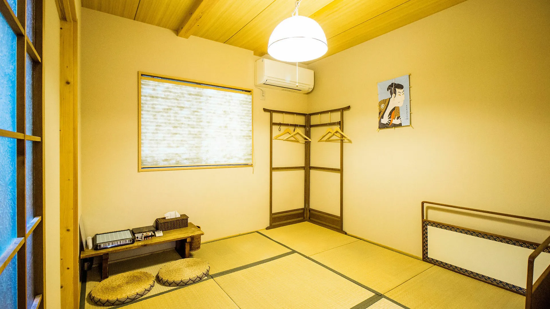Kyoto Nishijin Rozanji Villa 0*,  Japan